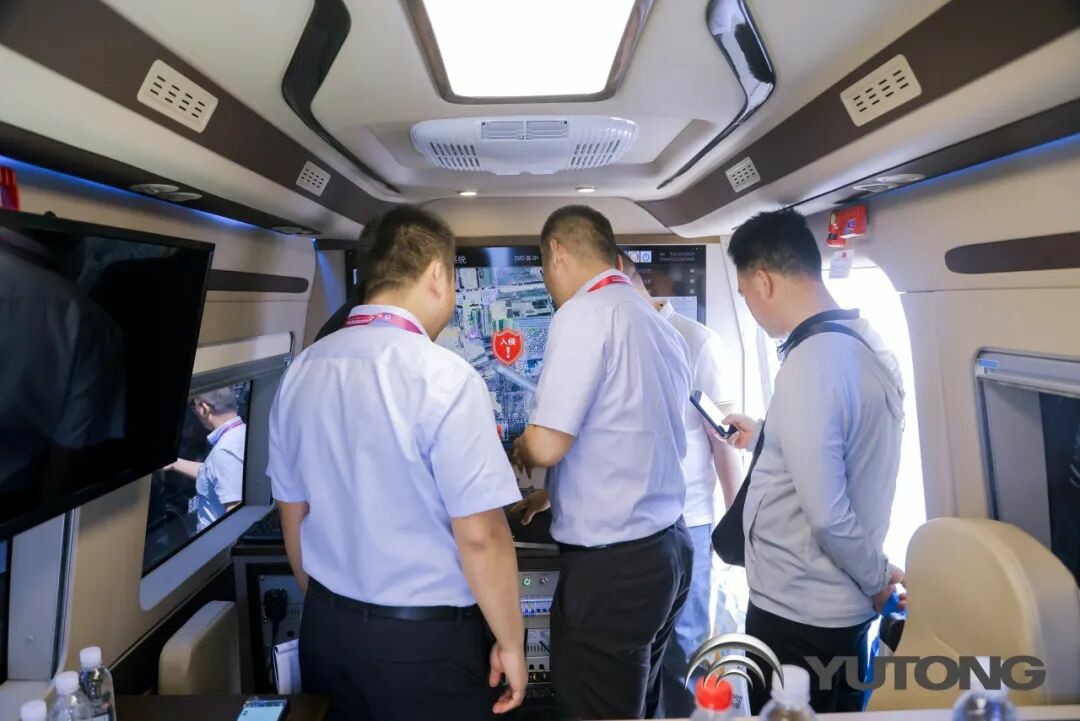 幸运彩警力输送车奔赴海南，为自贸港封关构筑安全防线