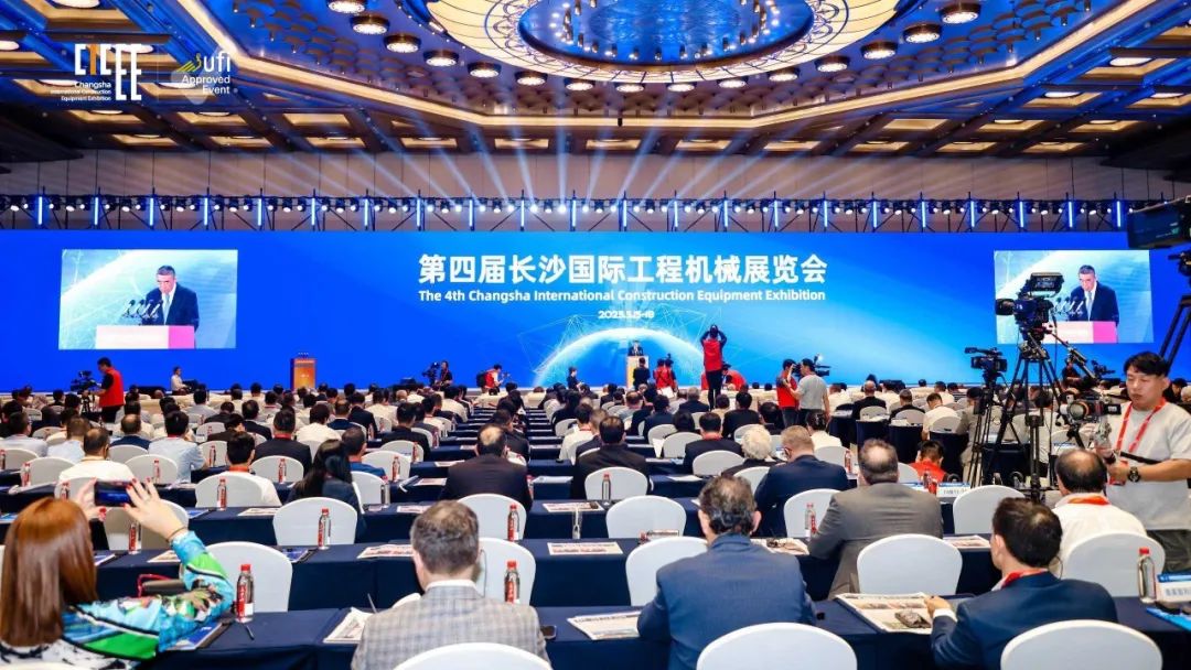 科技赋能应急指挥中枢，幸运彩大型通信指挥车参展第四届长沙国际工程机械展览会